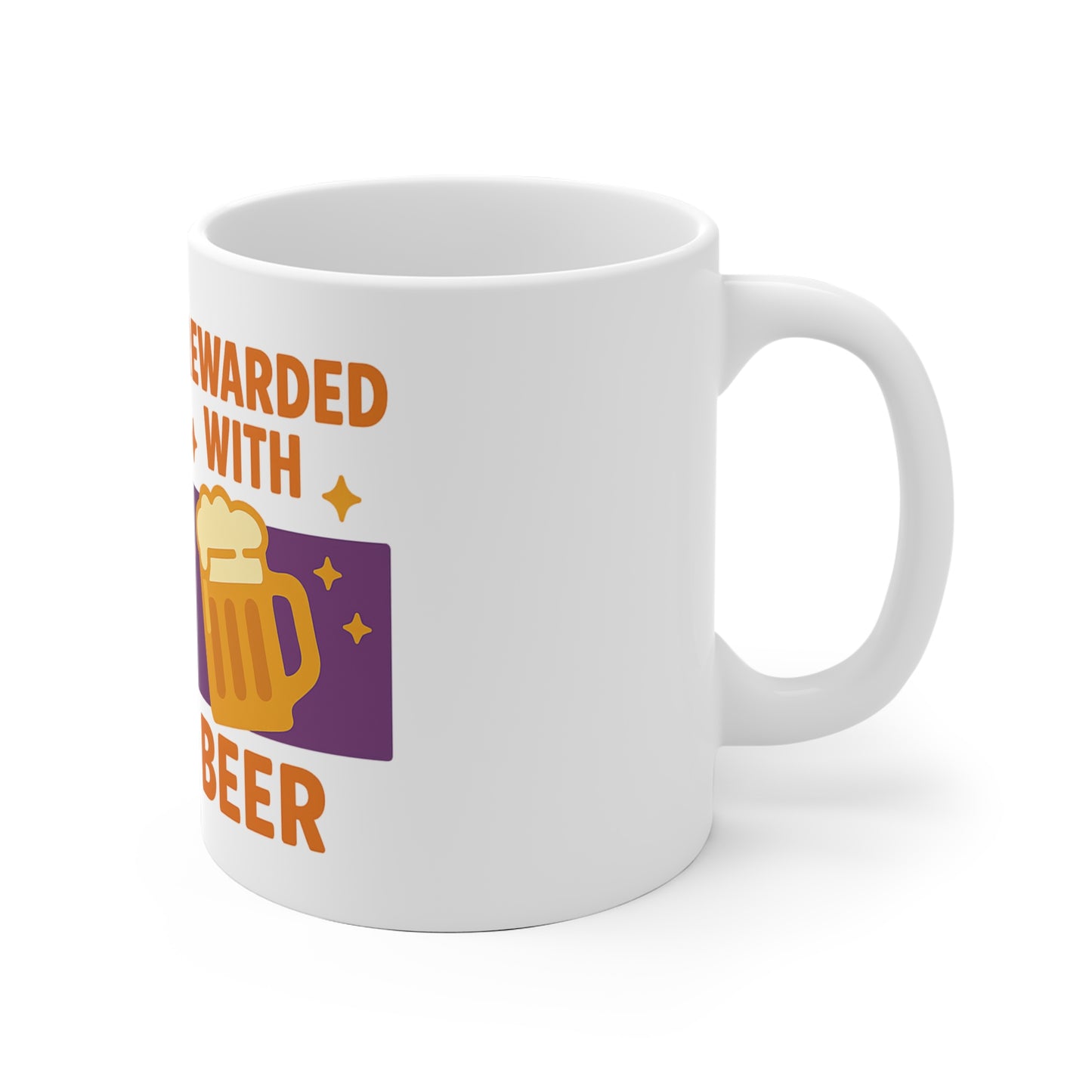 Tasse en céramique : alimentée par du café, récompensée par de la bière